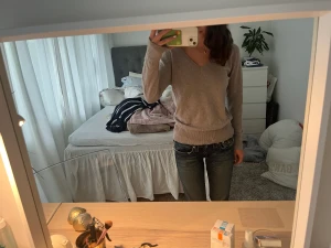Soft goat tröja - En stickad soft goat tröja i kashmir som jättemysig och varm💓 säljs för att den inte kommer till användning . Köpte för 650 och säljer för 400
