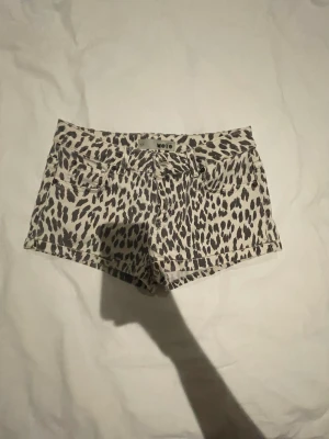 Leopard shorts - Jättefina shorts som tyvärr är för så på mig
