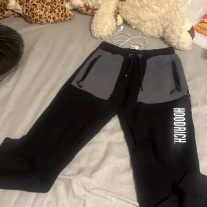 Byxor - Knappt använda 