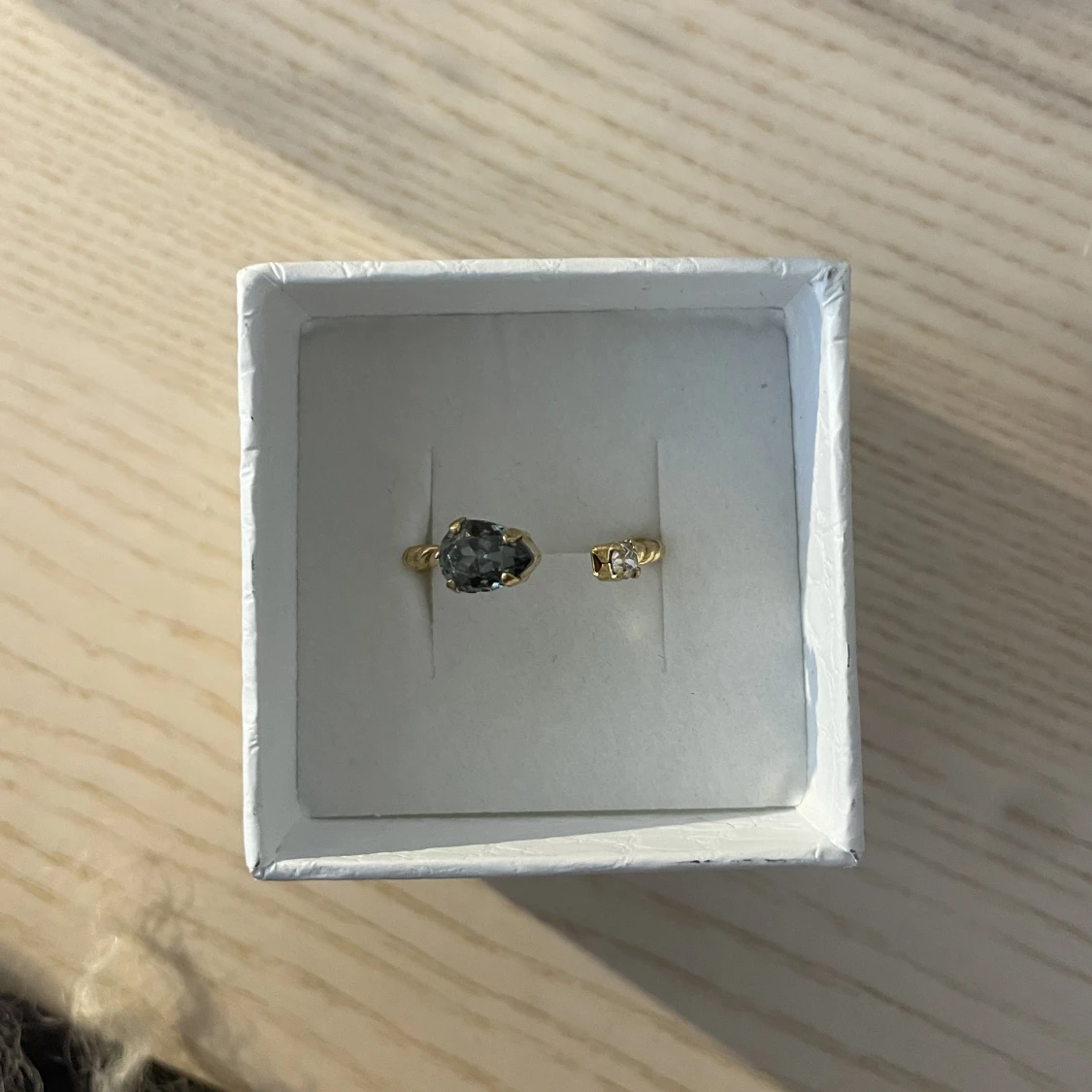 Caroline Svedbom ring  - 90