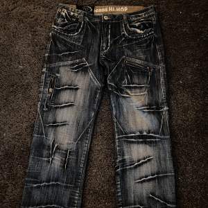 feta jeans fett drain🐺😈😳🙏🥶  deme baggy och stora i midjan  köparen står för frakt men pris kan diskuteras if it makes sense