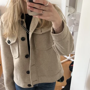 Kappa - Så fin kappa!💕Storlek L men sitter mer som en xs/s