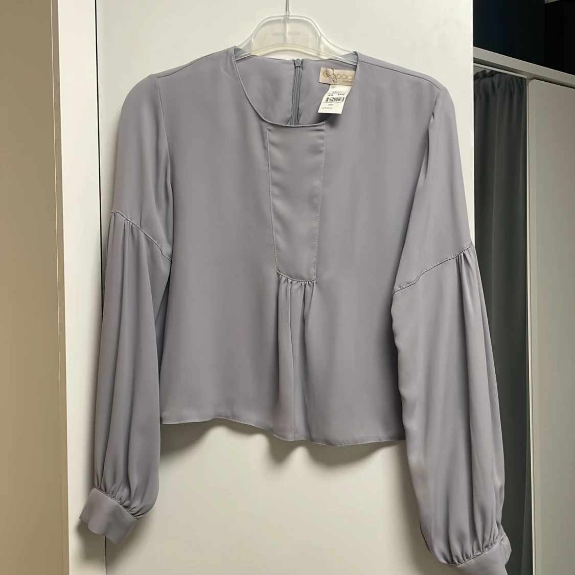 Shifonn blus -ganska transparent