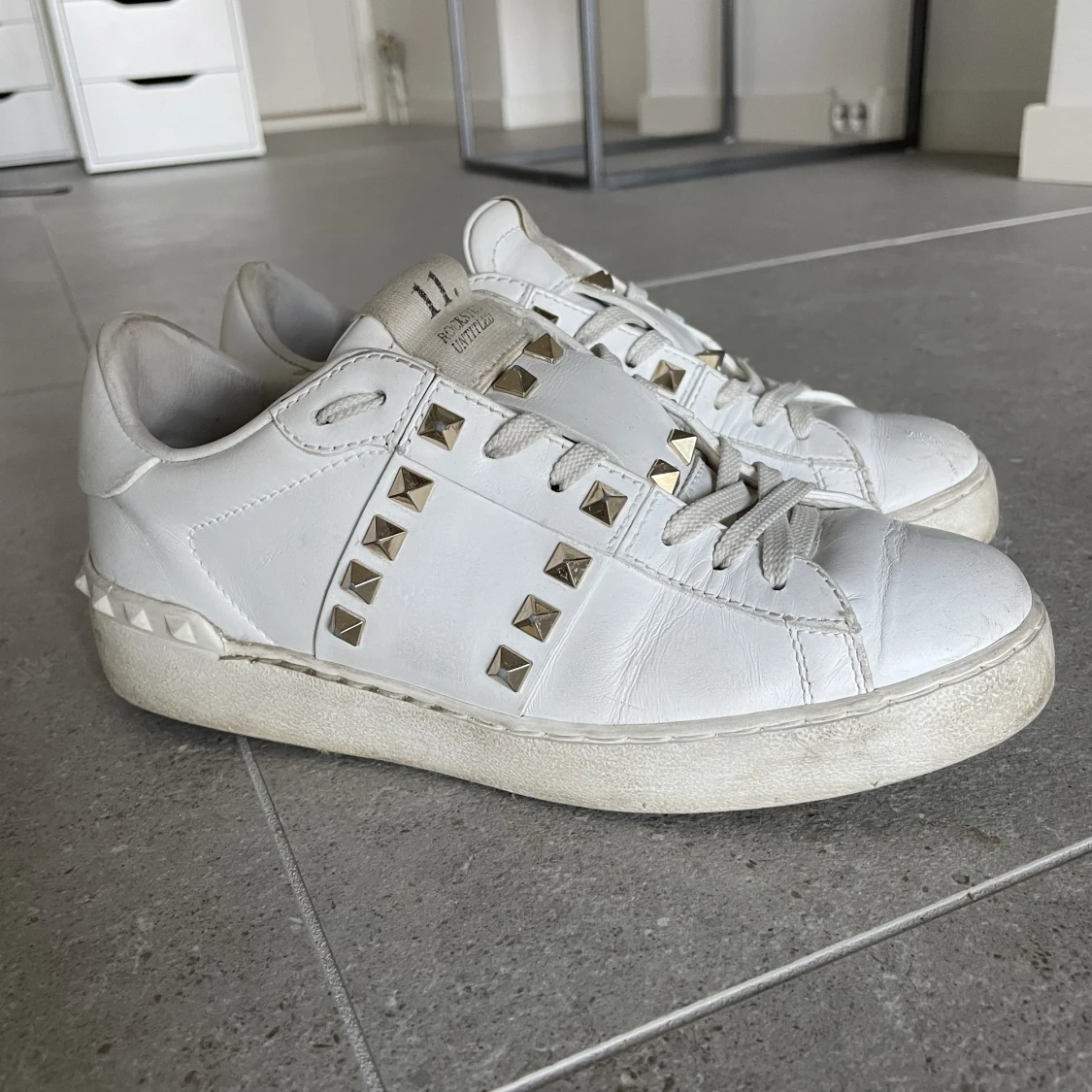 VALENTINO ROCKSTUD UNTITLED SNEAKER 