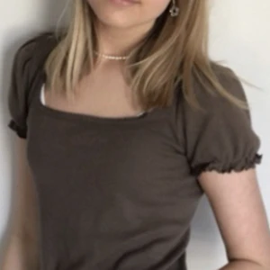 Brun tröja från Brandy  - Fin brun tröja från Brandy med puffärmar 