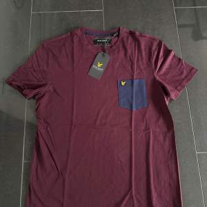 Helt ny lyle&Scott T-shirt med original tags på. Väldigt fin, helt oanvänd. 