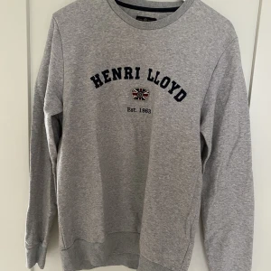 Tröja herr - Grå sweatshirt från Henri Lloyd i storlek M