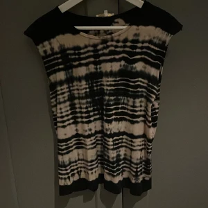 Maje t-shirt - Super cool T-shirt 🥰