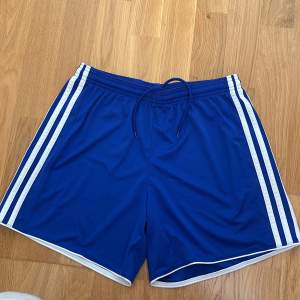 Snygga Adidas shorts 