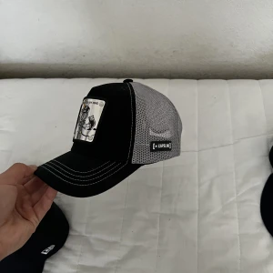 Monopol keps  - Hejsan säljer en helt ny monopol X capslab keps då jag har en exakt likadan, fick den som födelsedagspresent