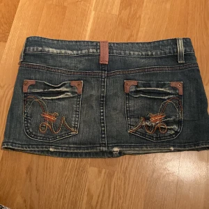 Kort jeanskjol  - Super cool jeanskjol, köpt secondhand i Spanien. 