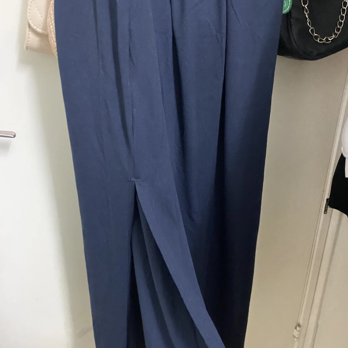 Klänning öppen vid sidan - 90