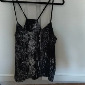 Linne i mönster - Mönstrat linne i fint skick storlek 38