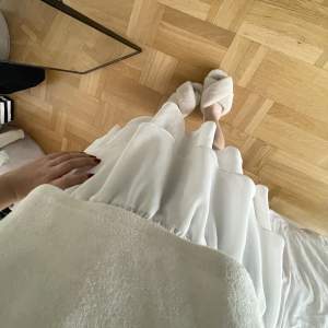 chelsea kjol köpt för 450 kr säljes för 250 kr ❤️ stl s-m