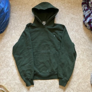 Polar skate co hoodie - Grön polar skate co hoodie storlek L bra skick sparsamt använd