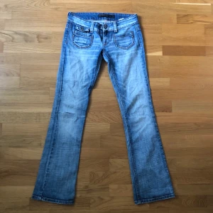 Lågmidjade jeans - Skitsnygga, utsvänga, låga jeans😍