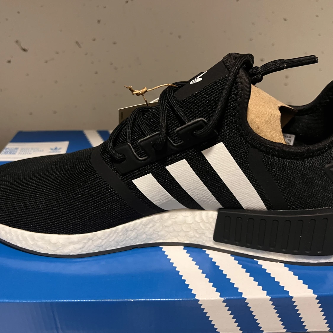 NMD_R1 PRIMEBLUE - 90