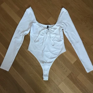 Vit Body Dam - Aldrig använd, bara testat. lite för liten för mig. Strl S. 