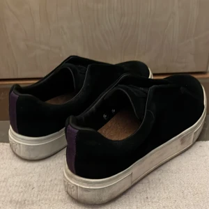 Eytys  - Använda några gånger, men i väldig fint skick 