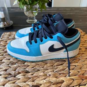 Nike Air Jordan blå/vit Stl 38 (24 cm) Använda två ggr, nyskick
