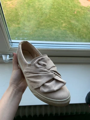 Skor - Skor från skopunkten, väl använda storlek 38