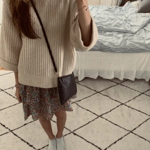 Kjol - Fin volang kjol❣️Aldrig använd köptes för 300. Frakten är 24kr 