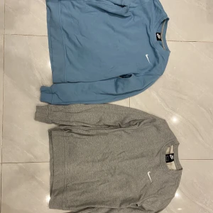 Nike tröjor - Dessa är i väldigt bra skick har inte använda många gånger. Säljer p.g.a att de inte passar mig 