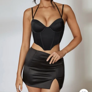 Kjol - Jättesöt kjol som är lågmidjad❤️