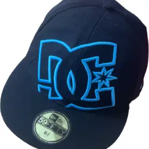 As fet DC new era keps. Vintage  