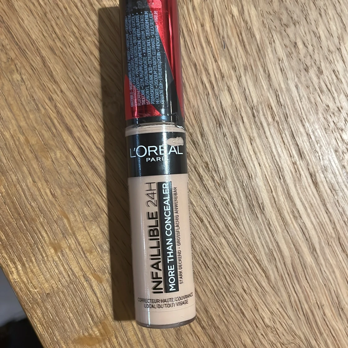 Loreal paris consealer  - 90