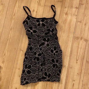 Gulligt blommigt linne - Superfint linne i stretchigt material