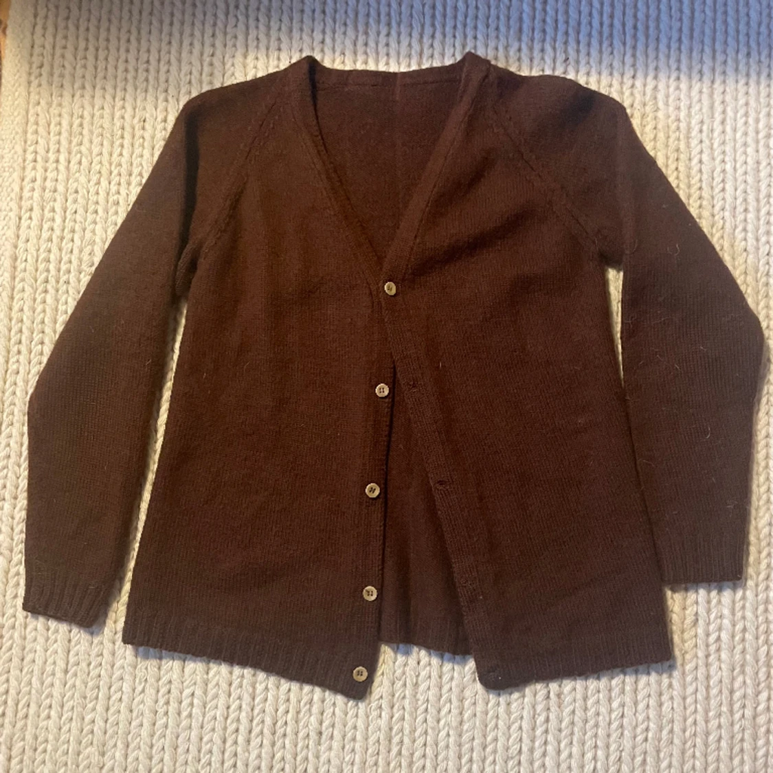 Brun stickad kofta