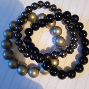 Armband  - Begagnade som nytt i bra skick. En kostar 25 el 60 för alla 3.