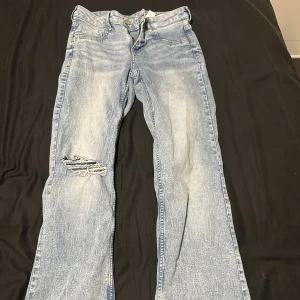 Low waist jeans  - Säljer dessa low waist jeans🩵