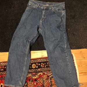 Jeans - Sweet sktbs jeans. Slitna längst ner annars bra skick