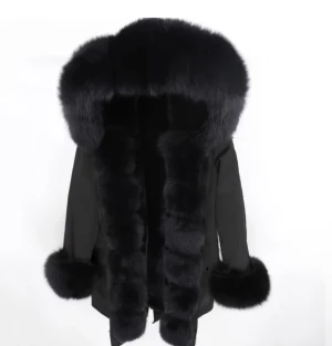 Äkta pälsjacka  - Knappt använd som ny!  Äkta päls även pälsen på hela insidan. Köpt för 6000 köptes oktober. Strl S passar även XS.🙂 