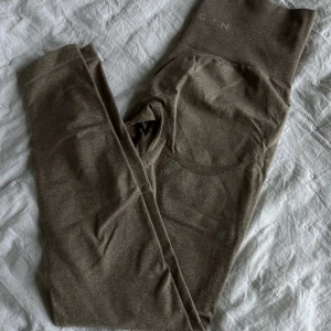 Nvgtn tights - Köpta för 700kr Väldigt bra skick, bara testade