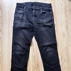 Jeans G-Star - Svart/Grå Jeans från G-Star I väldigt bra skick i storlek 32/32 Nypris är ca 1500
