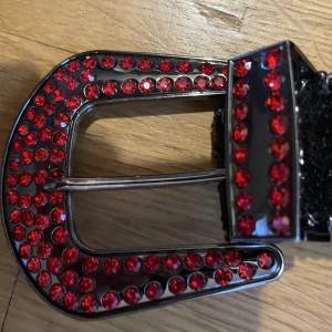 As fett bb belt (fake) 80cm 🌹💥🎈❣️💥💃🚗🐞🅱️kan gå ner i pris vid snabb affär och trade💯💥