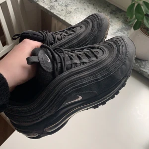 Nike air Max 97 - Tvättas såklart innan de skickas🫶🏻  Använda några enstaka gånger 