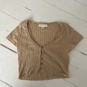 Topp - Kort Topp i toppskick! 