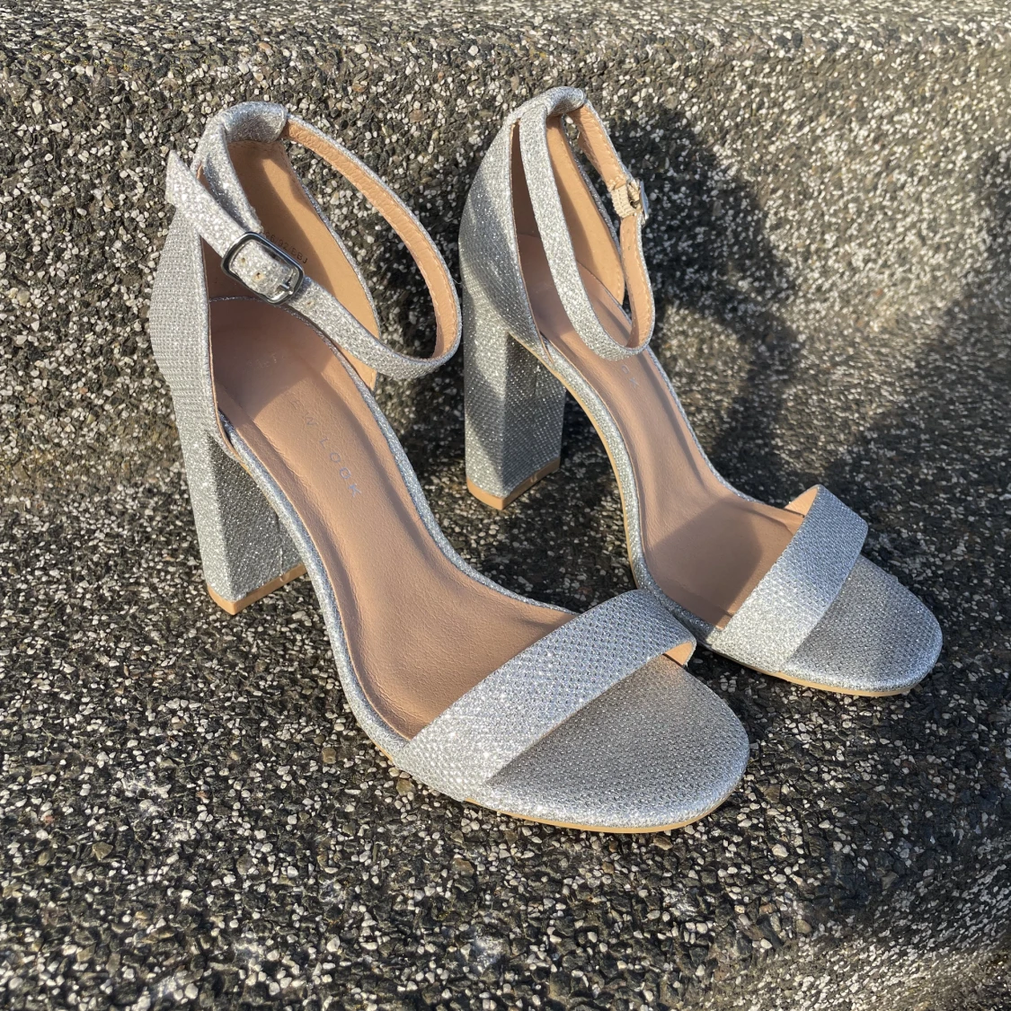 Silverglittriga klackskor  - 91