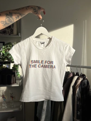 Eytys t-shirt - Oanvänd eytys T-Shirt strl XS men passar även S, inga skador eller fläckar. Går skicka (köparen står för frakten)