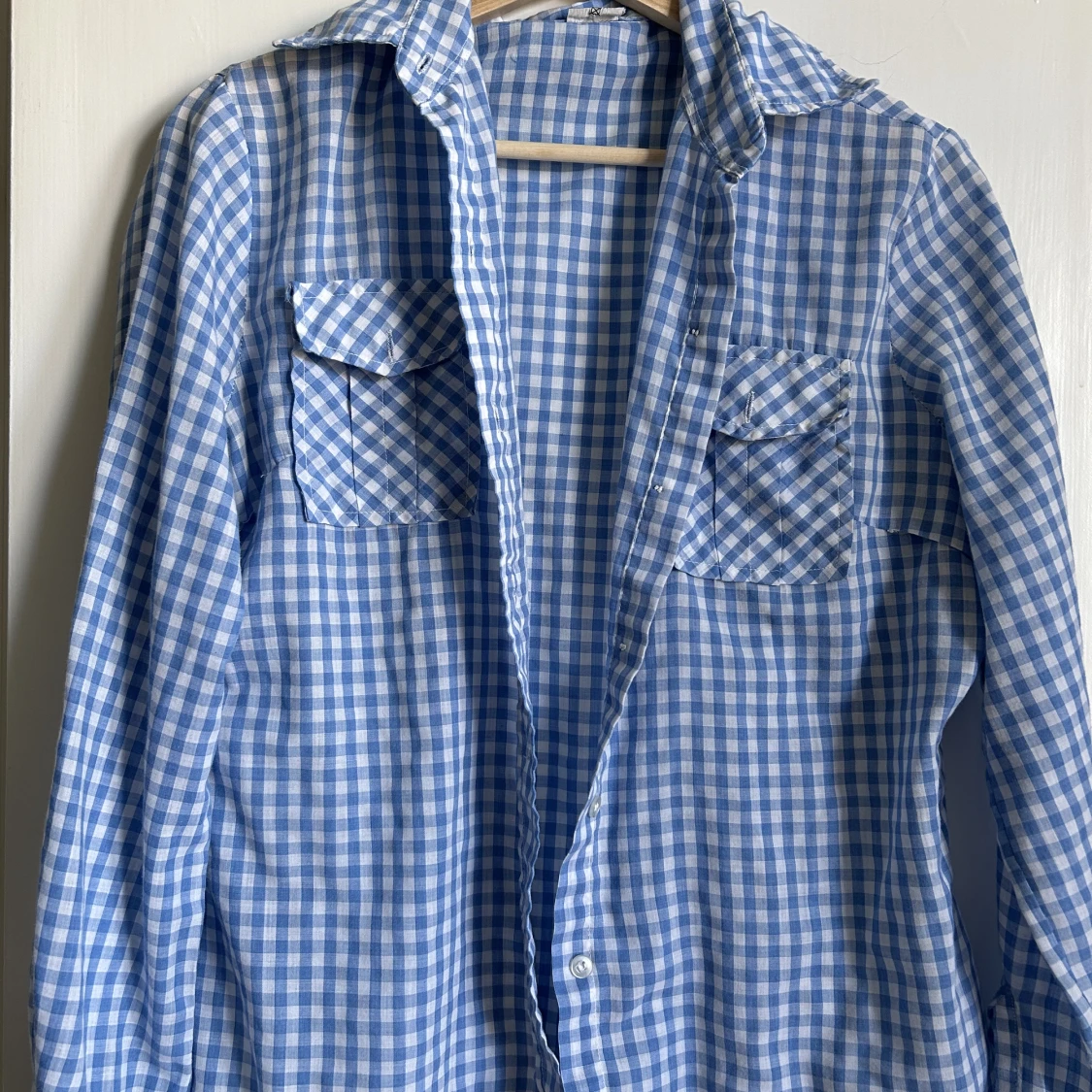 Seersucker skjorta i vit och blått  - 90