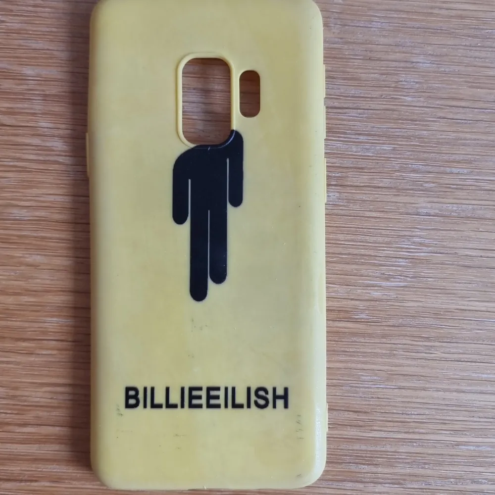 Billie Eilish telefonskal för Samsung Galaxy S9. Köpt från wish för några år sedan. Bra skick. Övrigt.