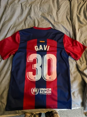 Gavi Barcelona hemmaställ  - Väldigt bra skick, endast använd 2 gånger