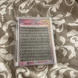 Fransar - Helt nya fransar🥰 säljes eftersom jag bytt till några mm kortare, finns 3 kartor💞70kr/st