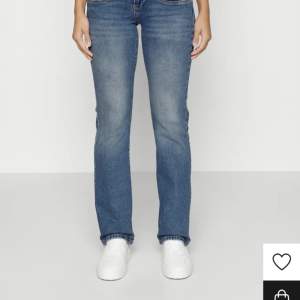 Säljer dessa jätte fina Ltb jeans då dem börjar bli lite för små för mig. Nästan inte alls använda i storlek 24,30
