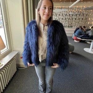 Pälsjacka - Jättefinpälsjacka i väldigt bra skick även väldigt varm 