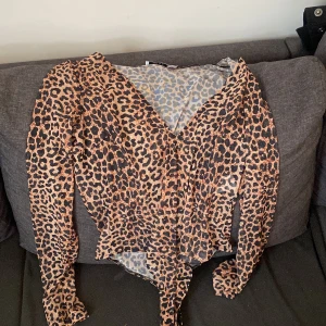 Body  - En superfin leopard  body från NA-KD! Ej använt 